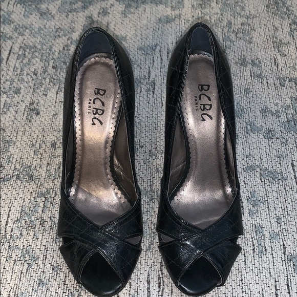 🔴 4/$20 Bundle: BCBG black quilted peeptoe - Picture 1 of 5